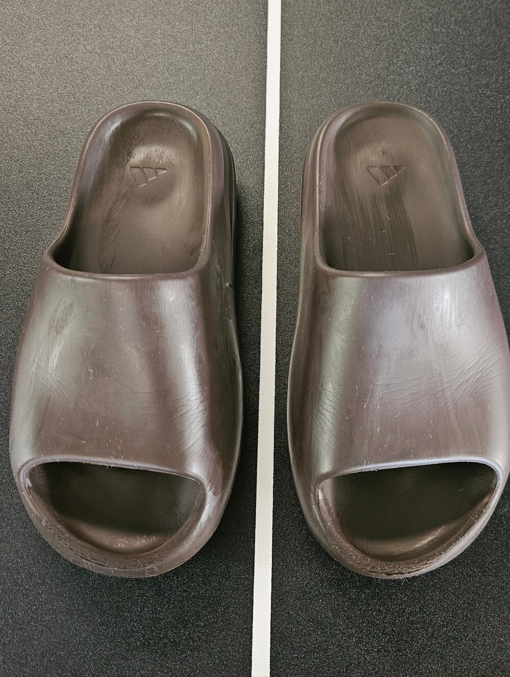 Adidas Yeezy Slide Onyx Size 8 Men's Slides Yeezy Foam Runner